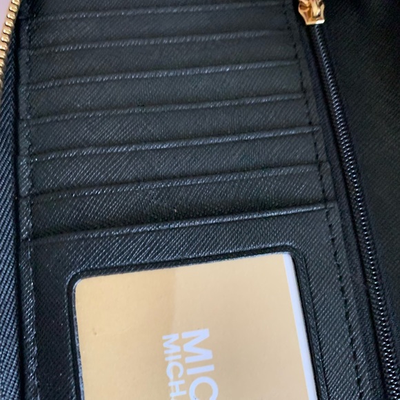 Michael Michael Kors Safffiano Leather Continental Wallet NWT - Picture 4 of 5